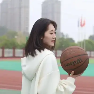 董彤